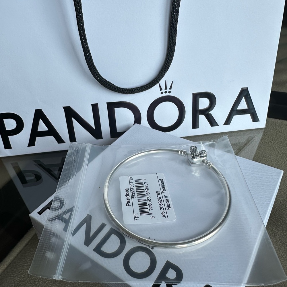 Pandora bangle - New!